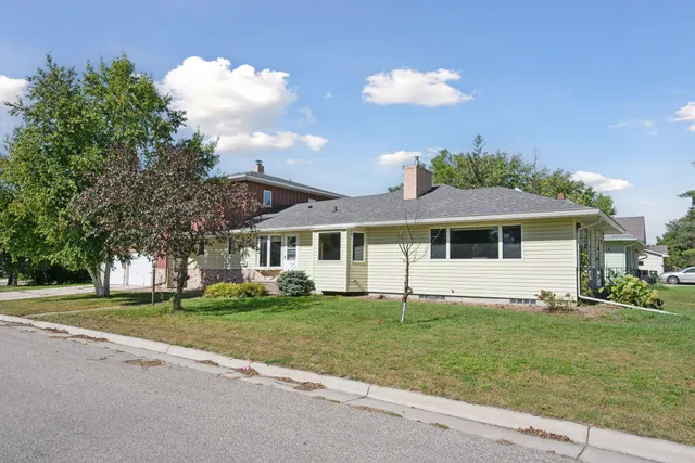 $275,000 | 612 South 11th Street, Olivia, MN 56277