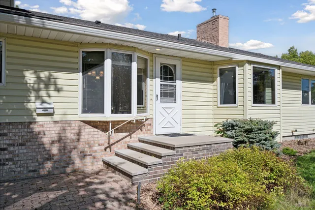 $275,000 | 612 South 11th Street, Olivia, MN 56277