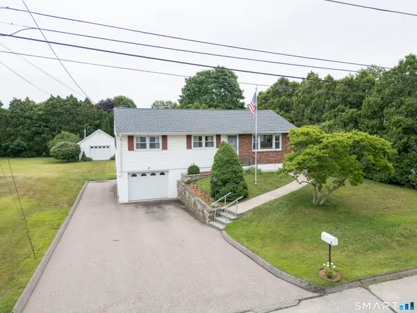 $450,000 | 8 Antoinette Street, Stonington, CT 06379