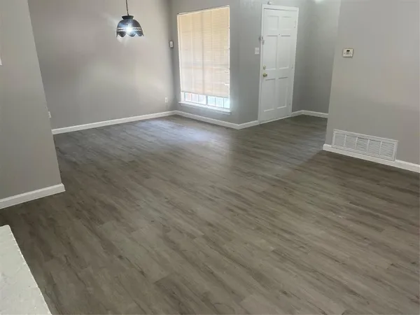 $1,350 | 119 Wildwood Drive, Duncanville, TX 75137