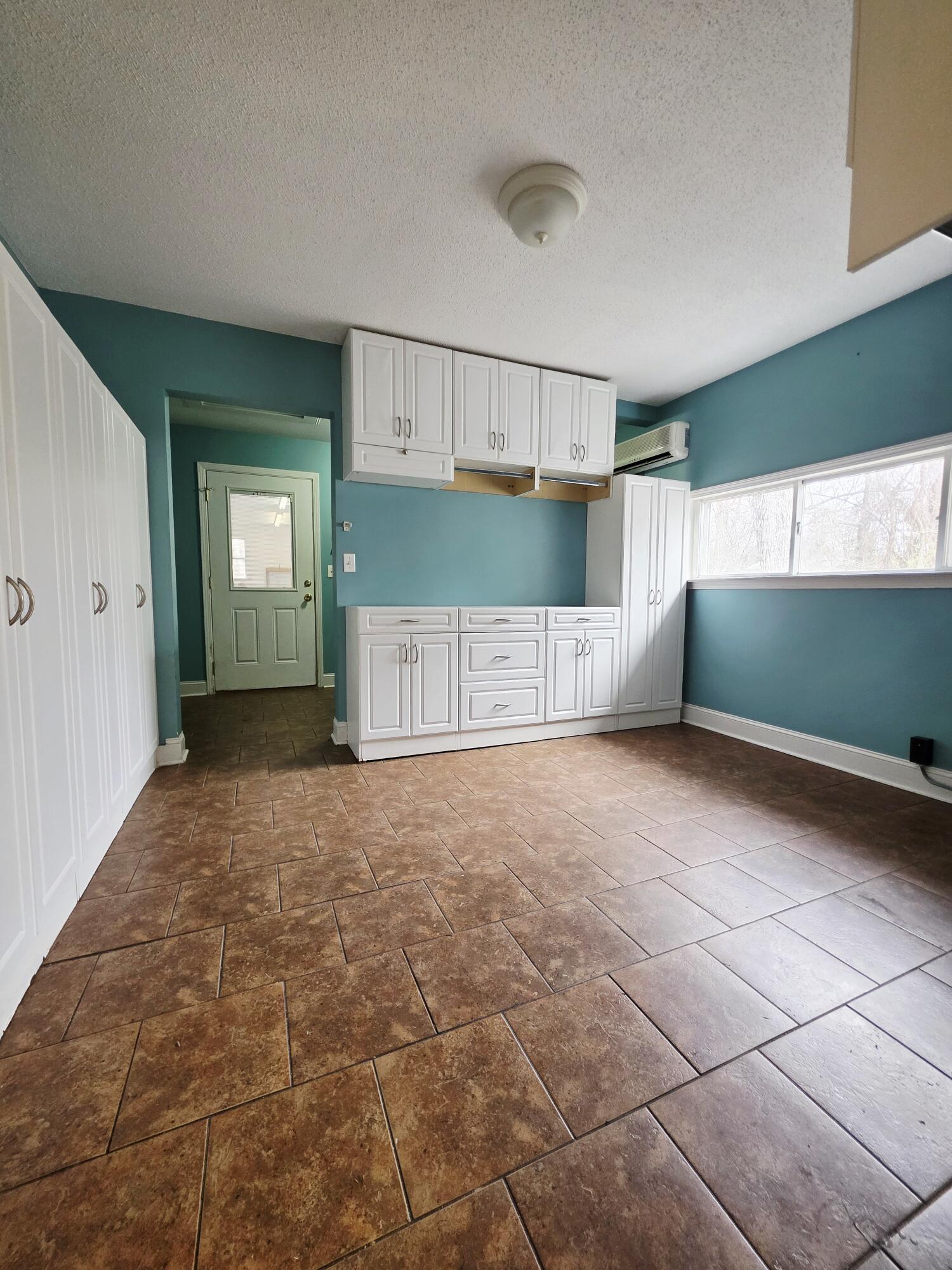 7425 Igou Gap Road Chattanooga, TN 37421 - Photo 19 of 24 Laundry