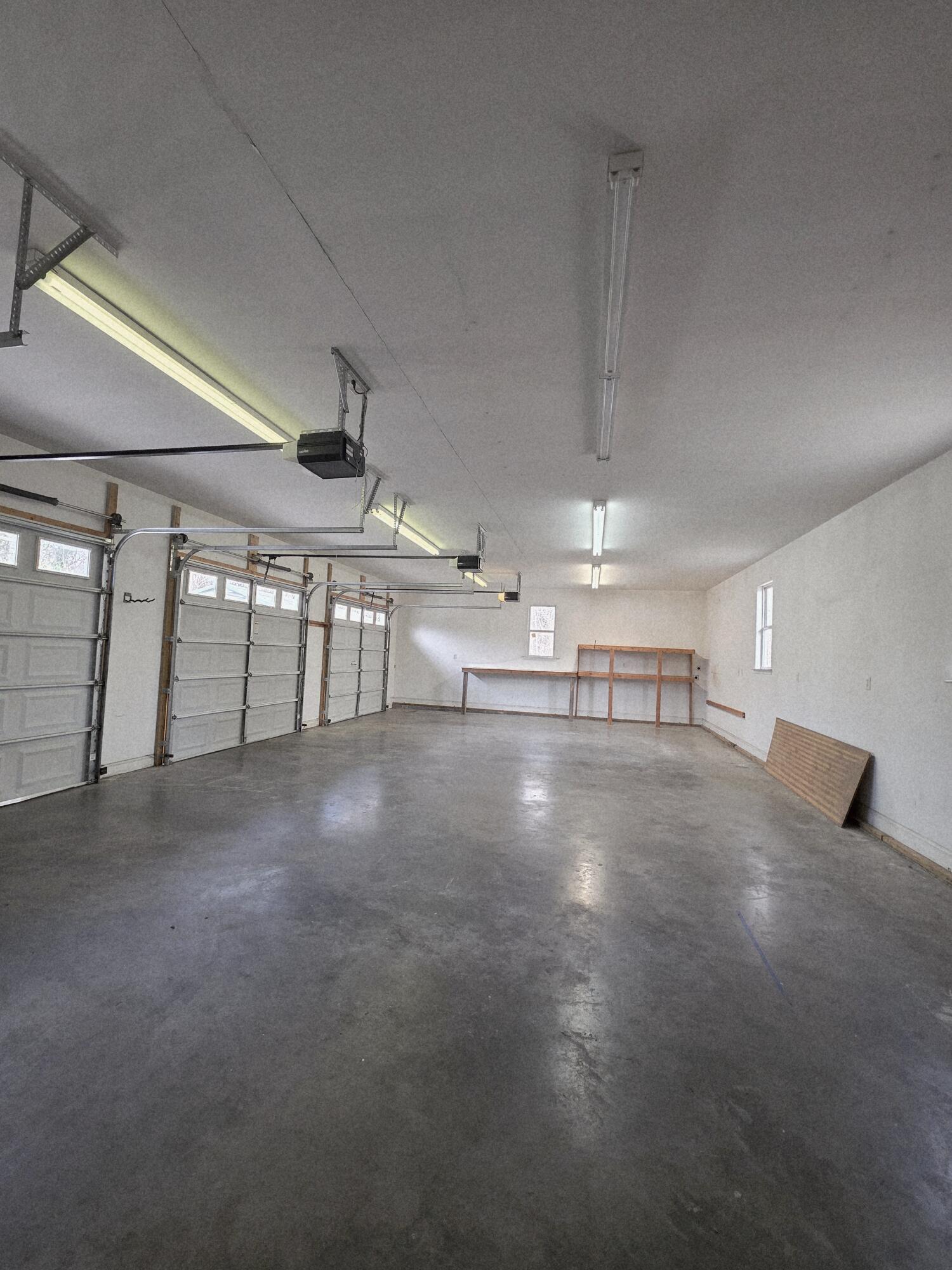 7425 Igou Gap Road Chattanooga, TN 37421 - Photo 22 of 24 Garage