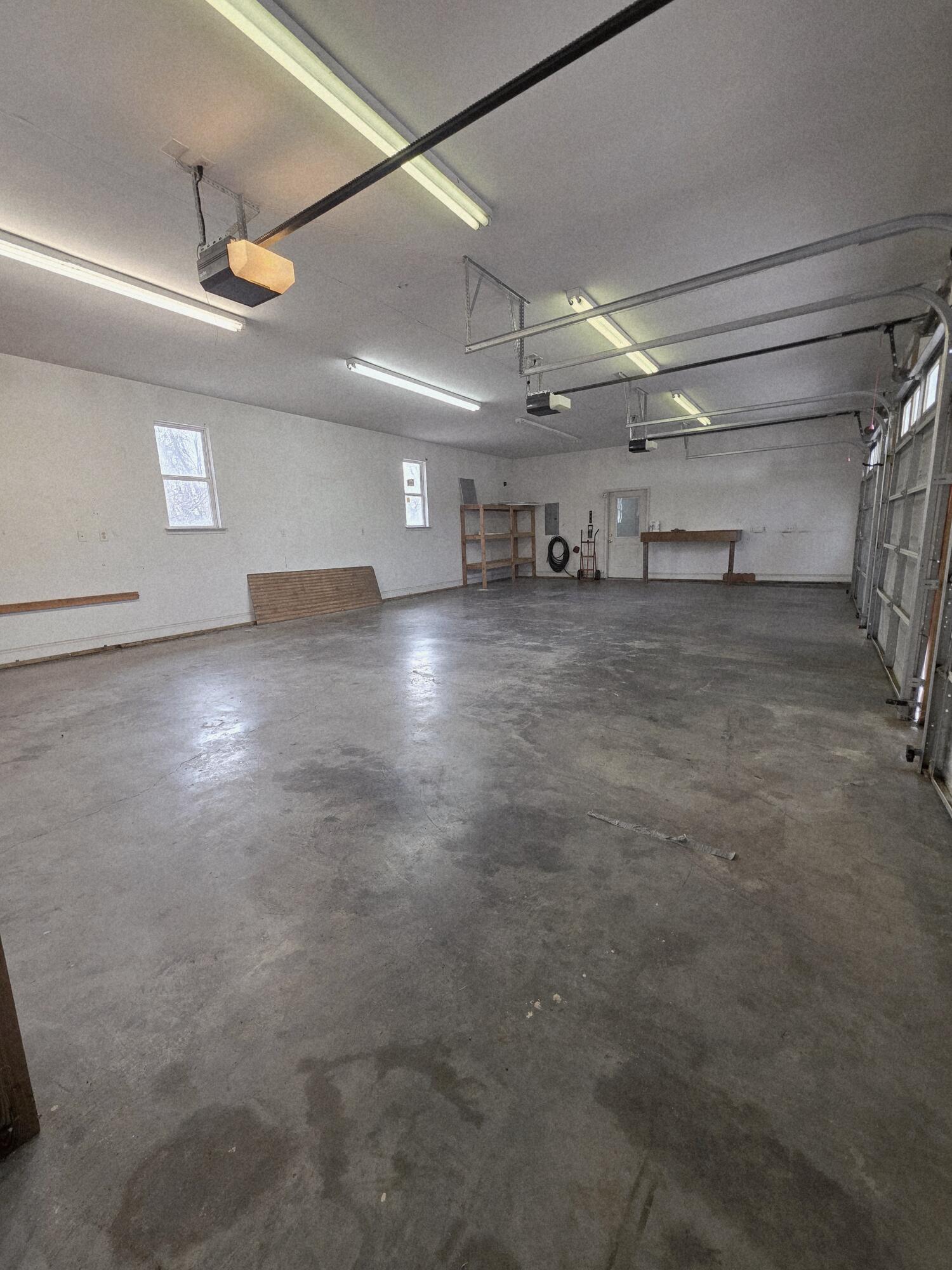 7425 Igou Gap Road Chattanooga, TN 37421 - Photo 23 of 24 Garage 2