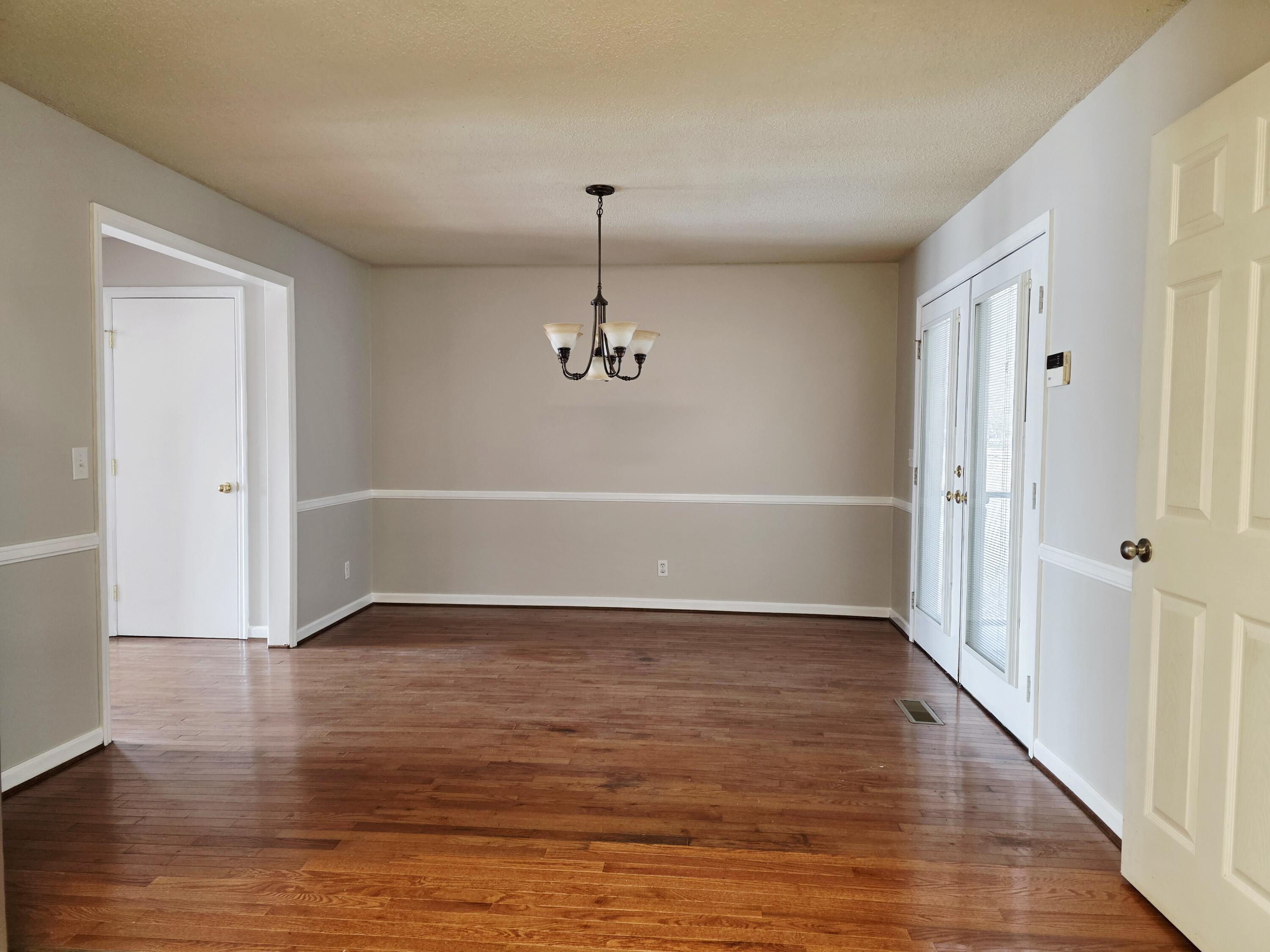 7425 Igou Gap Road Chattanooga, TN 37421 - Photo 7 of 24 Dinningroom