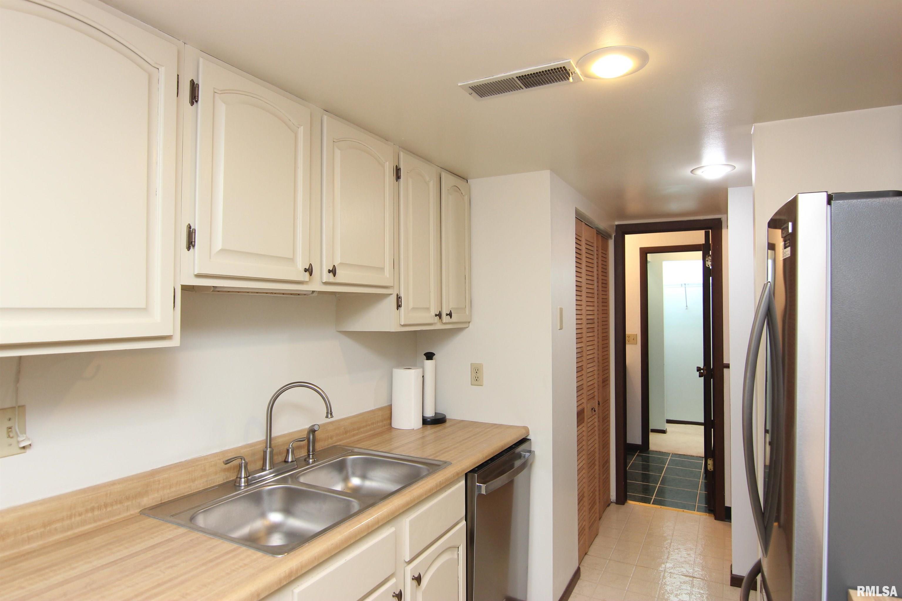 6316 North Allen Road, Unit 23 Peoria, IL 61614 - Photo 4 of 24 Gallery Image 4