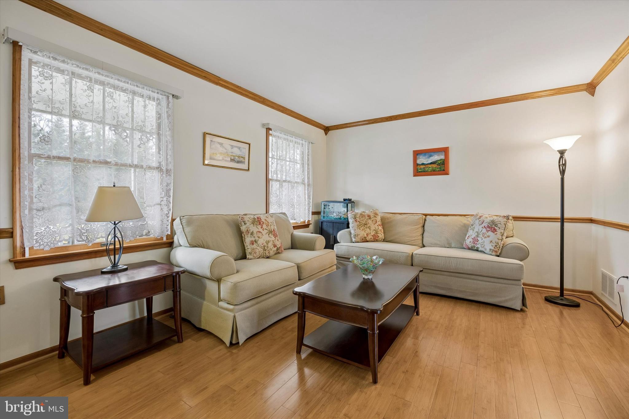 3 Valli Court Hamilton, NJ 08690 - Photo 8 of 48 a living room with furniture
