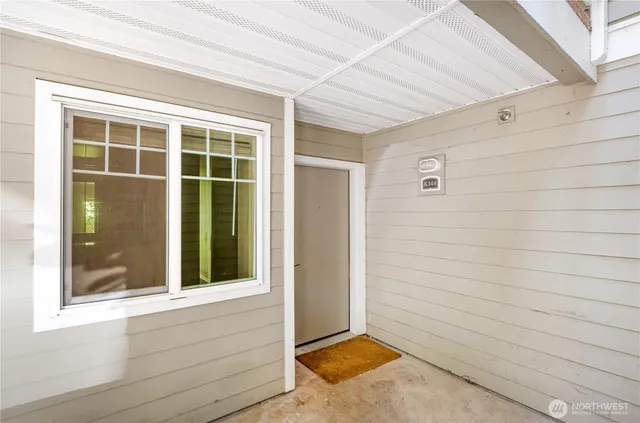 $394,990 | 18501 Southeast Newport Way, Unit K144, Issaquah, WA 98027