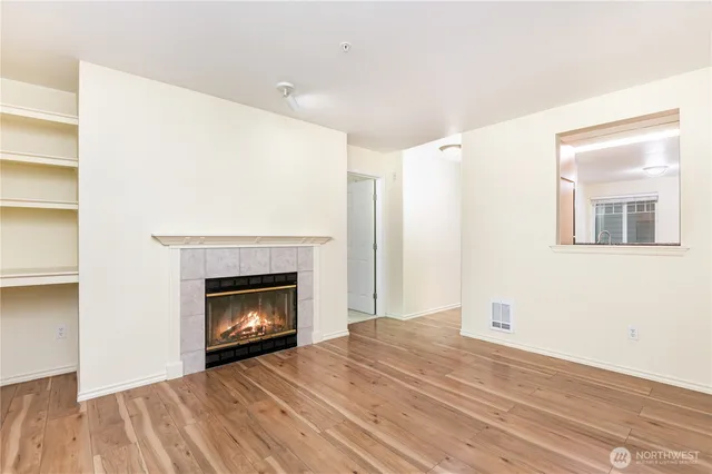 $394,990 | 18501 Southeast Newport Way, Unit K144, Issaquah, WA 98027