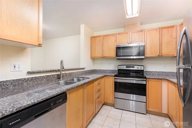 $394,990 | 18501 Southeast Newport Way, Unit K144, Issaquah, WA 98027