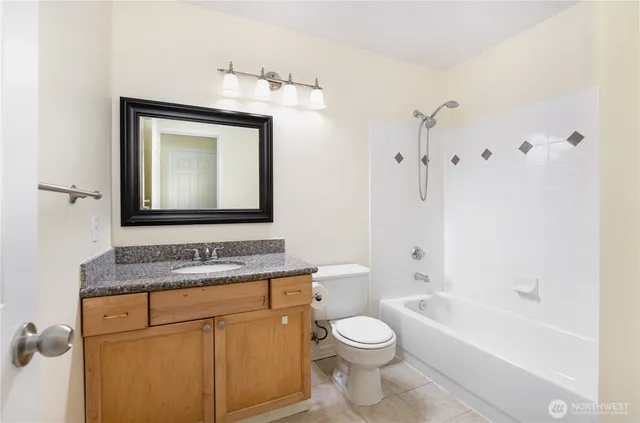 $394,990 | 18501 Southeast Newport Way, Unit K144, Issaquah, WA 98027