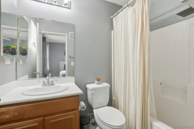 $650,000 | 30 Via Sovana, Santee, CA 92071