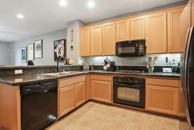 $650,000 | 30 Via Sovana, Santee, CA 92071