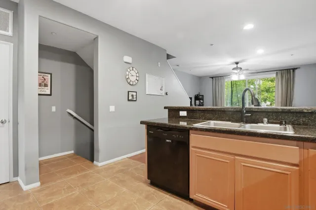 $650,000 | 30 Via Sovana, Santee, CA 92071