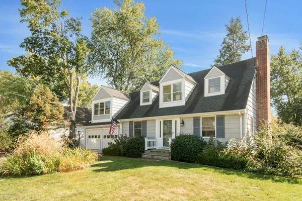 $12,500 | 2 Willow Lane, Old Greenwich, CT 06870