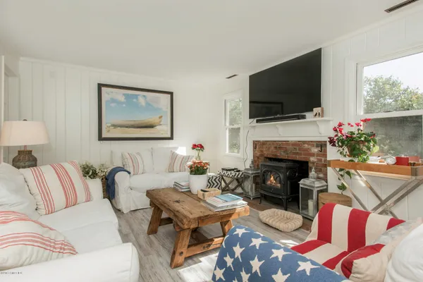 $12,500 | 2 Willow Lane, Old Greenwich, CT 06870