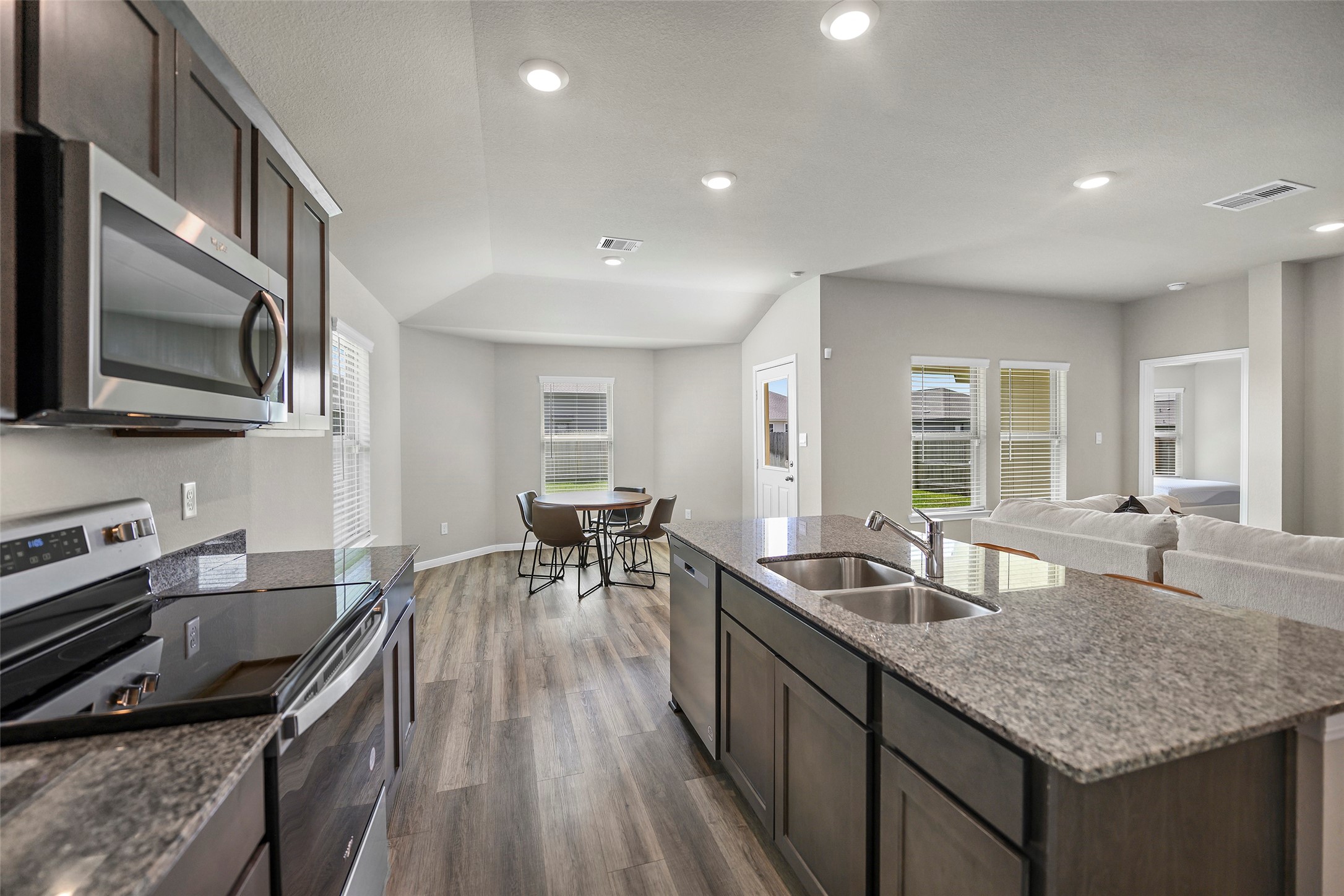 5333 Samuel Run Bryan, TX 77807 - Photo 5 of 30