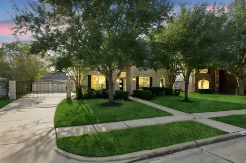 $537,824 | 1906 Blue Water Bay Drive, Katy, TX 77494