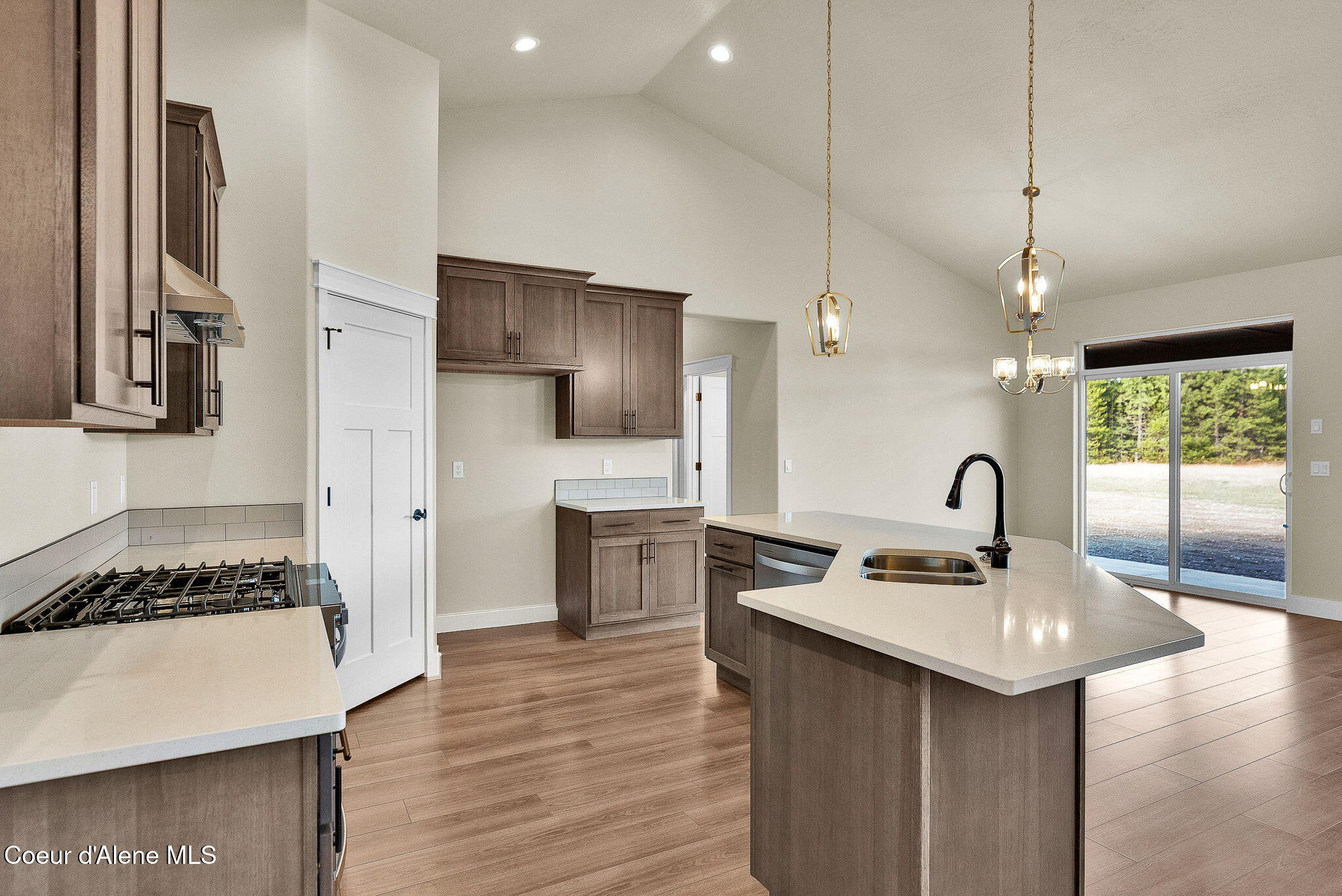 20668 North Bombastic Street Rathdrum, ID 83858 - Photo 15 of 48 Kitchen