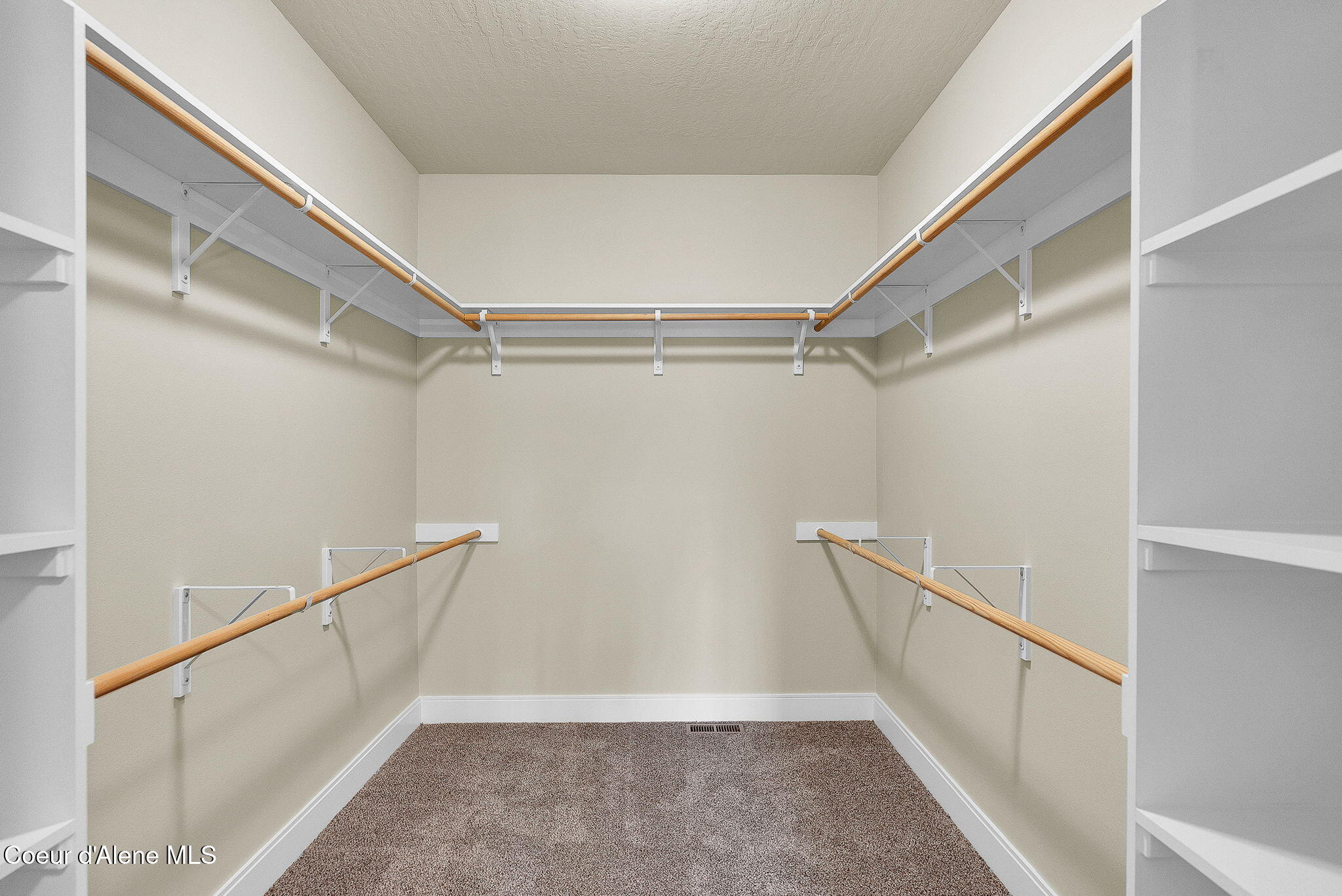 20668 North Bombastic Street Rathdrum, ID 83858 - Photo 29 of 48 Primary Closet