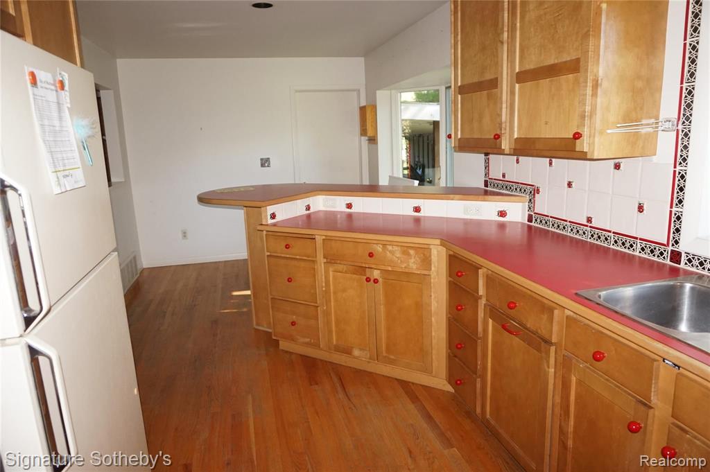 1215 Gettysburg Court Rochester Hills, MI 48306 - Photo 21 of 41