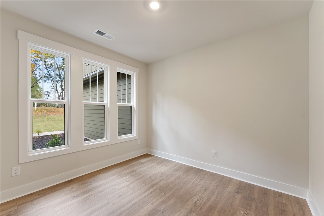 1002 Princeton Road Williamston, SC 29697 - Photo 4 of 34 Gallery Image 4