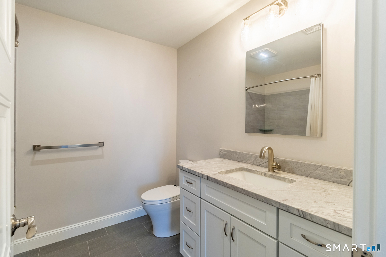 201 Edgewater Circle, Unit B East Hampton, CT 06424 - Photo 25 of 34