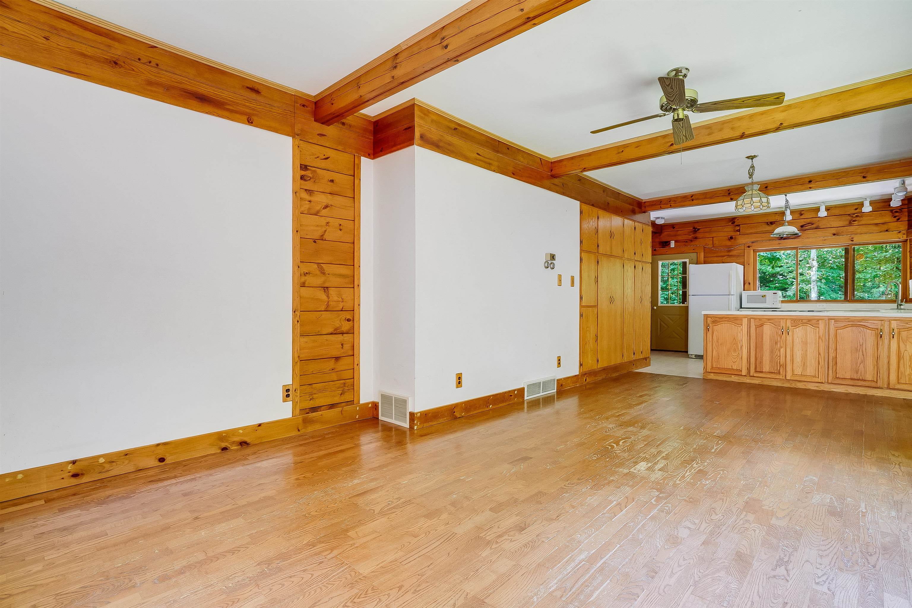 151 Hall Road Hillsborough, NH 03244 - Photo 4 of 40