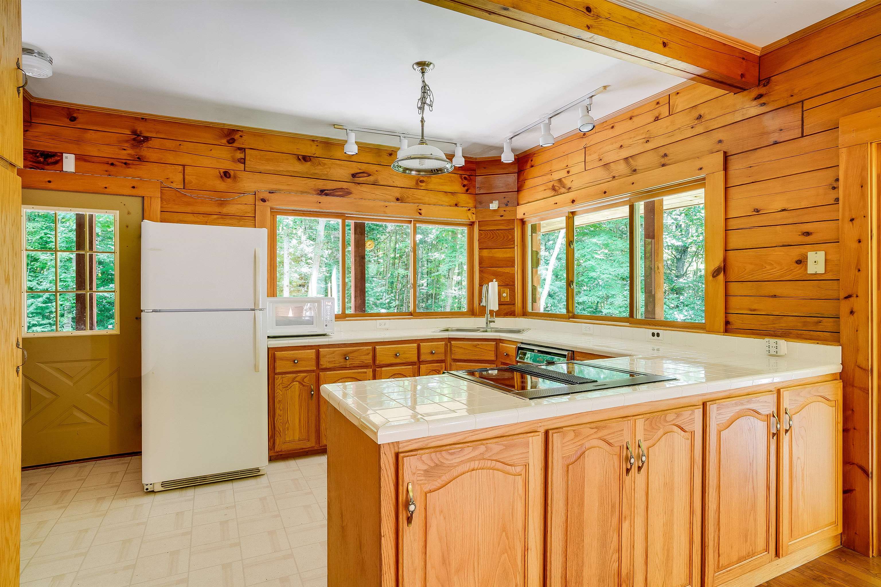 151 Hall Road Hillsborough, NH 03244 - Photo 7 of 40