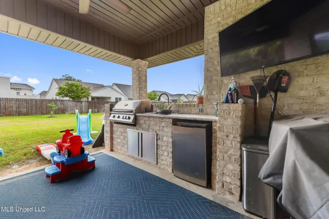 $539,000 | 10415 East Landon Green Circle, Gulfport, MS 39503