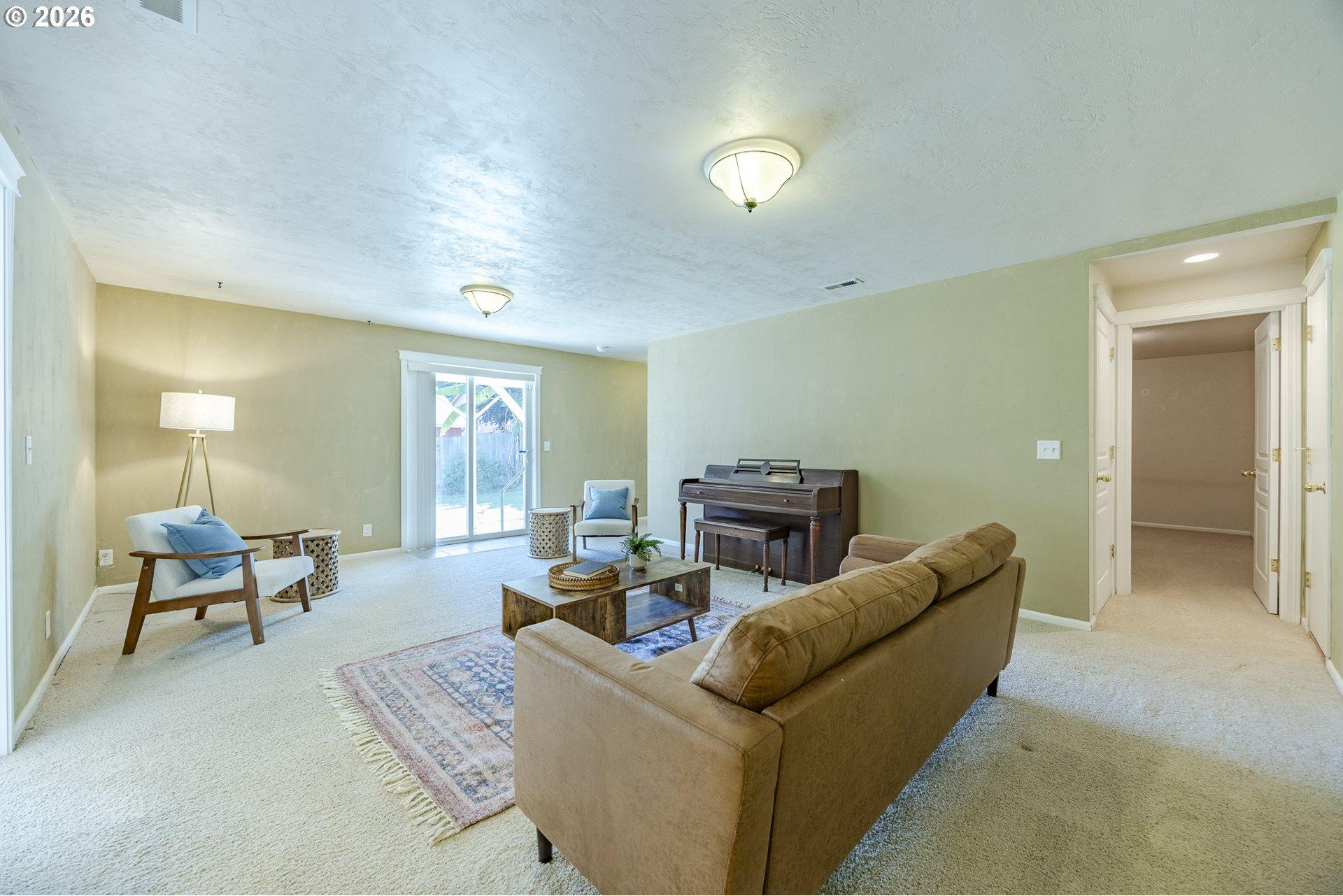 755 South 47th Place Springfield, OR 97478 - Photo 37 of 44 Gallery Image 37