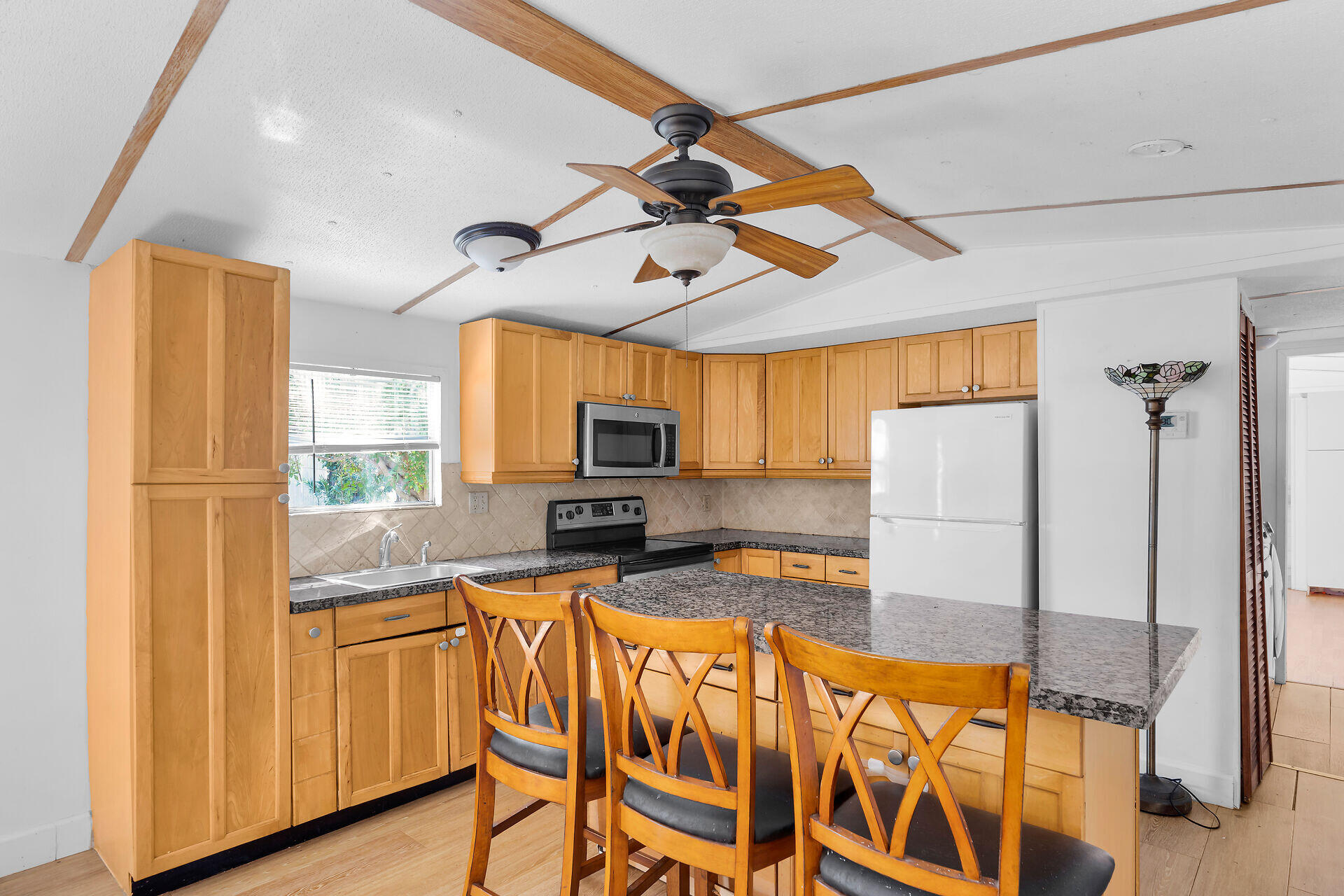802 Largo Road Key Largo, FL 33037 - Photo 7 of 28 Kitchen
