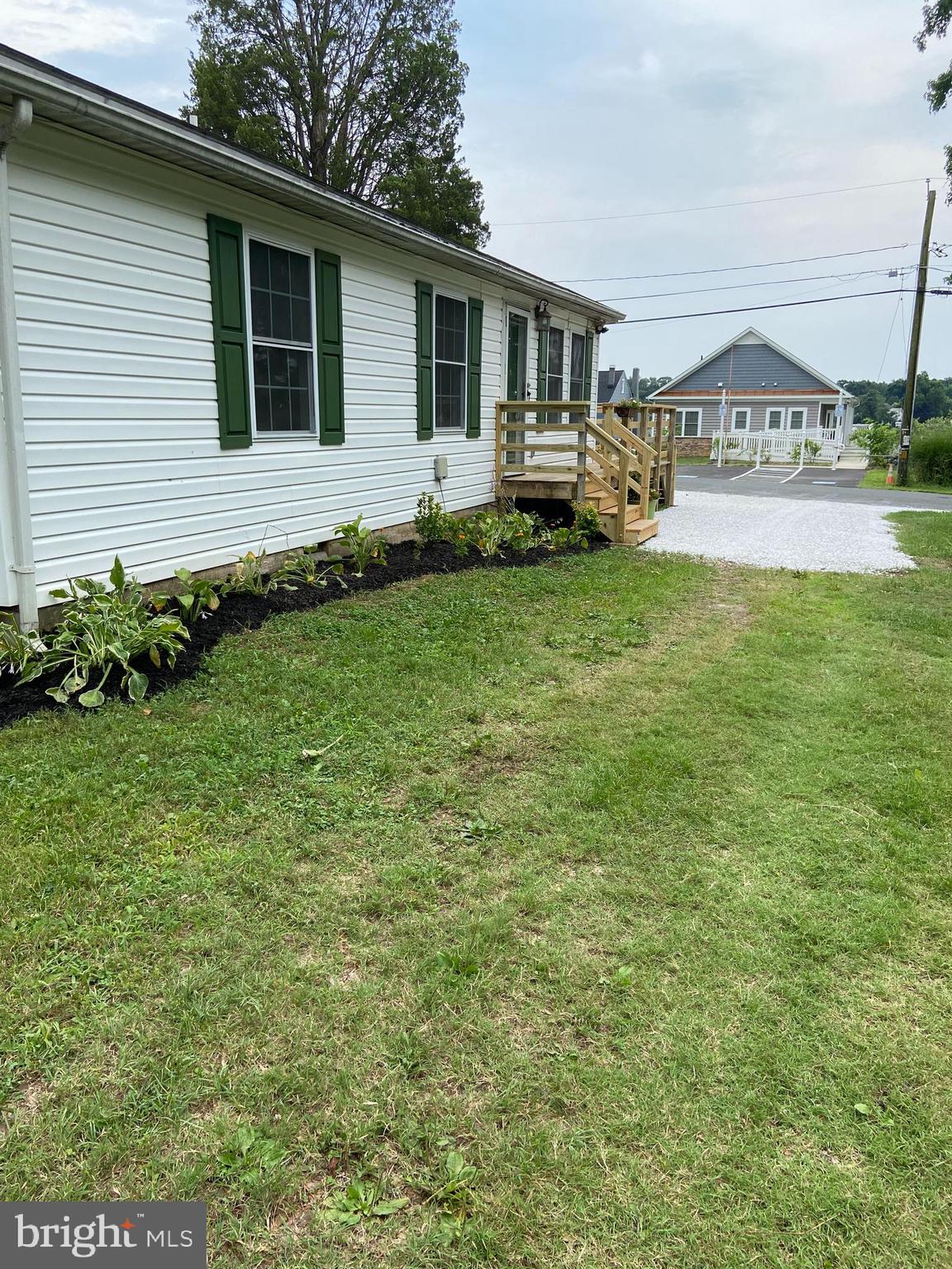 11306 Beach Road White Marsh, MD 21162 - Photo 23 of 35 Side Yard