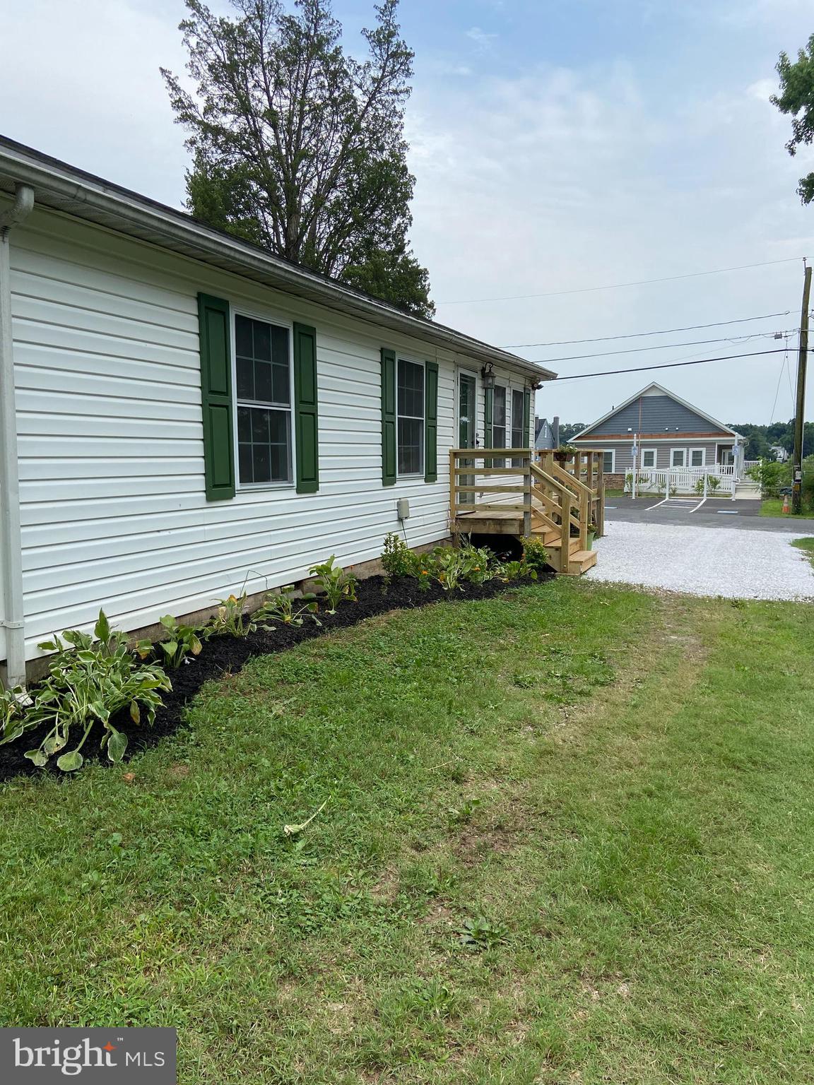 11306 Beach Road White Marsh, MD 21162 - Photo 4 of 35 Landscaping View