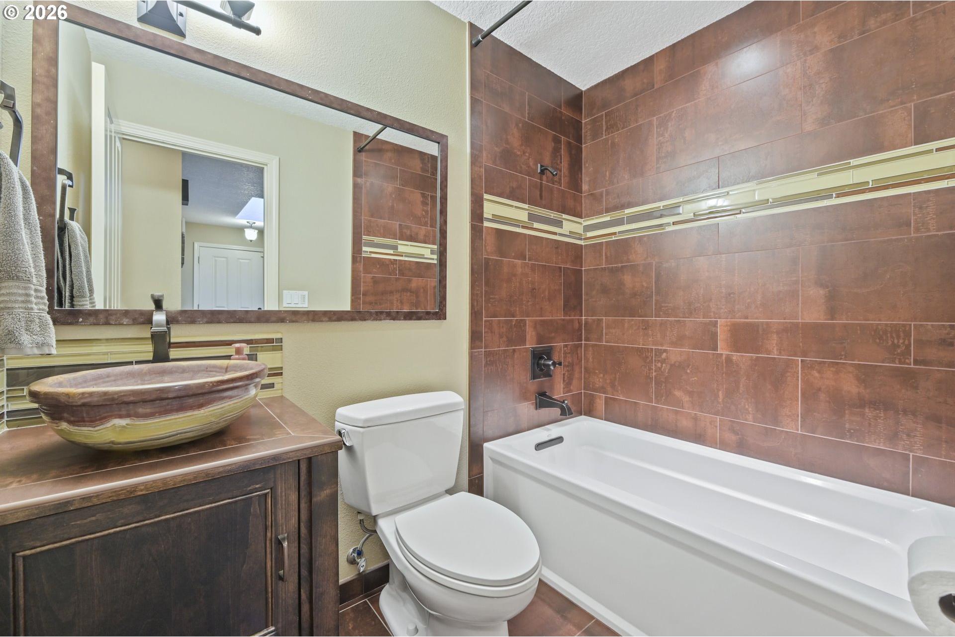 28660 Southeast KW Anderson Road Gresham, OR 97080 - Photo 14 of 45 Bathroom