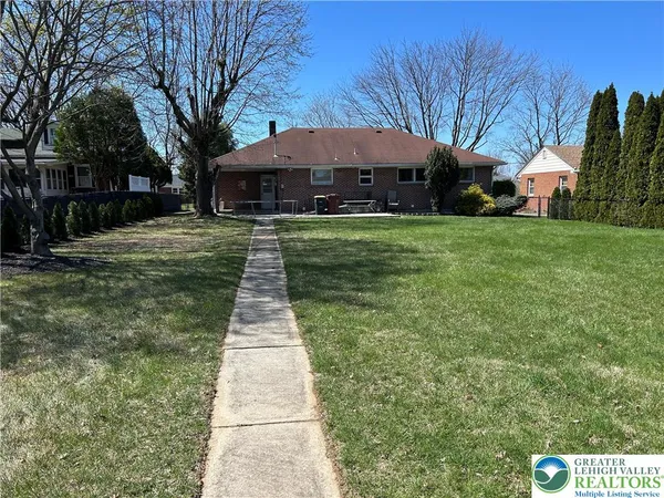 $2,500 | 3318 North 3rd Street, Whitehall, PA 18052