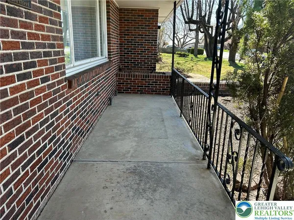 $2,500 | 3318 North 3rd Street, Whitehall, PA 18052