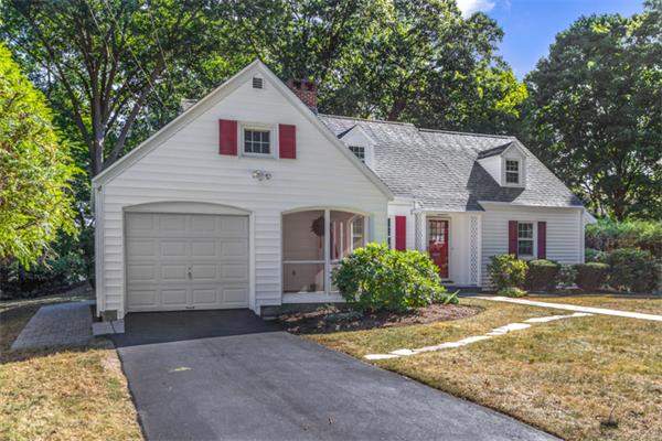 126 Cliff Road Milton, MA 02186 - Photo 2 of 30 Gallery Image 2
