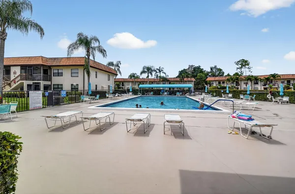 $1,950 | 7101 Golf Colony Court, Unit 203, Lake Worth, FL 33467