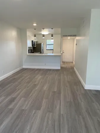 $1,950 | 7101 Golf Colony Court, Unit 203, Lake Worth, FL 33467