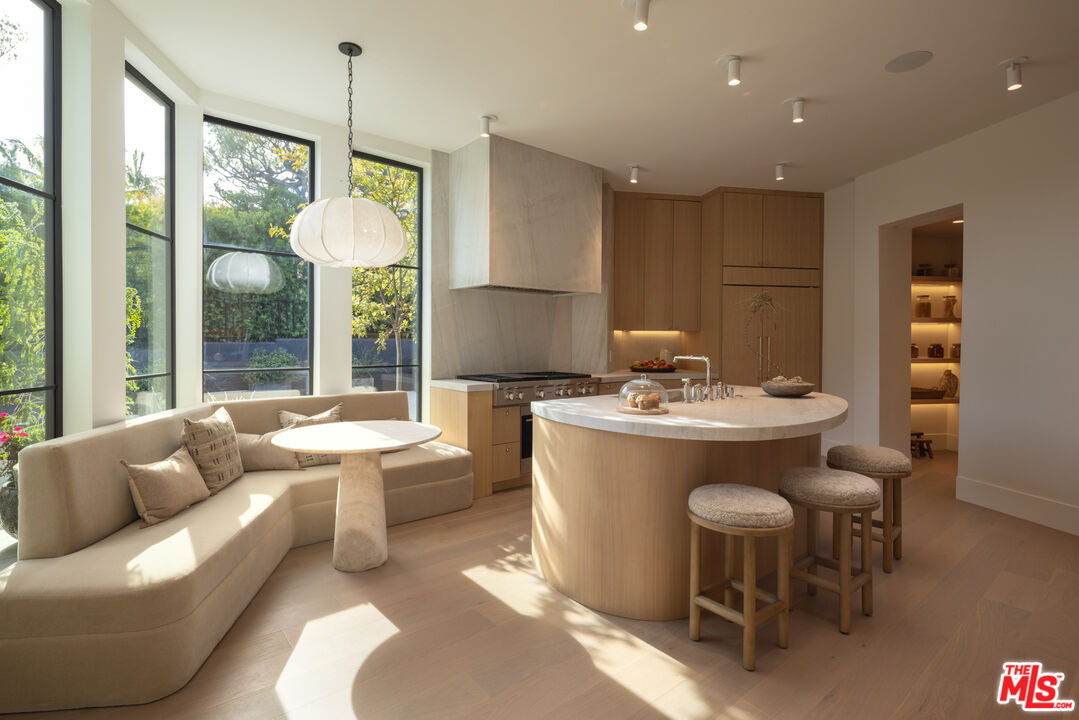 1122 La Altura Road Beverly Hills, CA 90210 - Photo 12 of 44