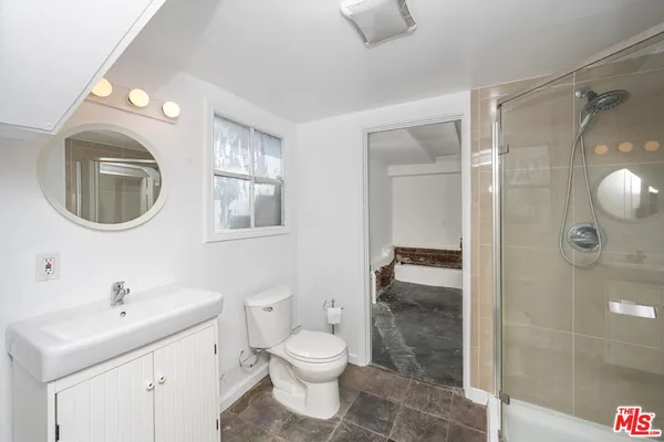 $1,995 | 1664 West 12th Street, Unit 3/4, Los Angeles, CA 90015