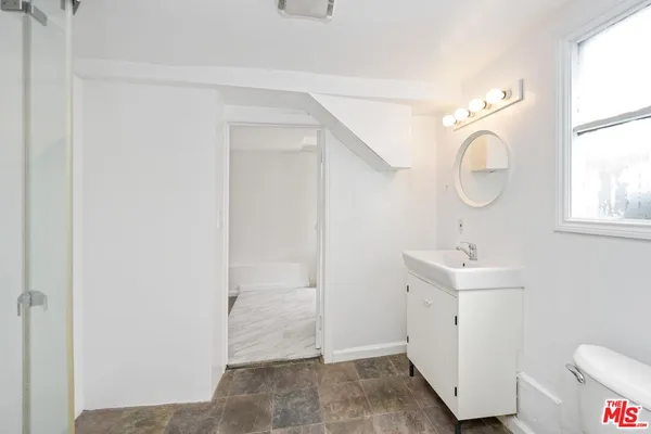 $1,995 | 1664 West 12th Street, Unit 3/4, Los Angeles, CA 90015