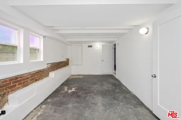 $1,995 | 1664 West 12th Street, Unit 3/4, Los Angeles, CA 90015
