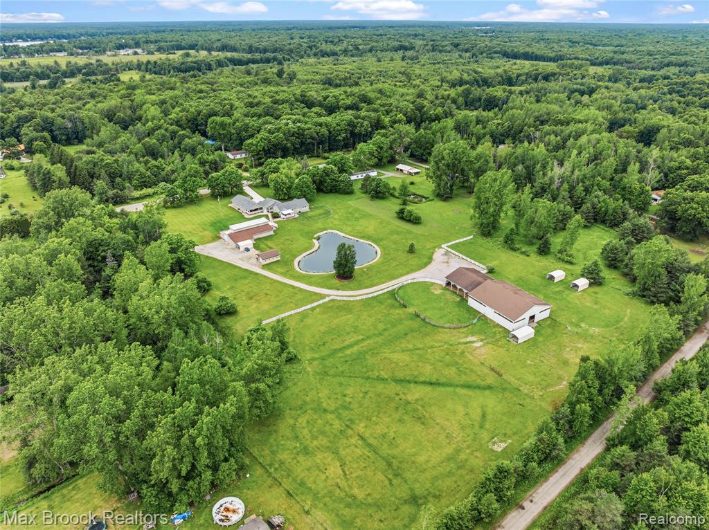 2566 North 5 Mile Road Midland, MI 48642 - Photo 4 of 60