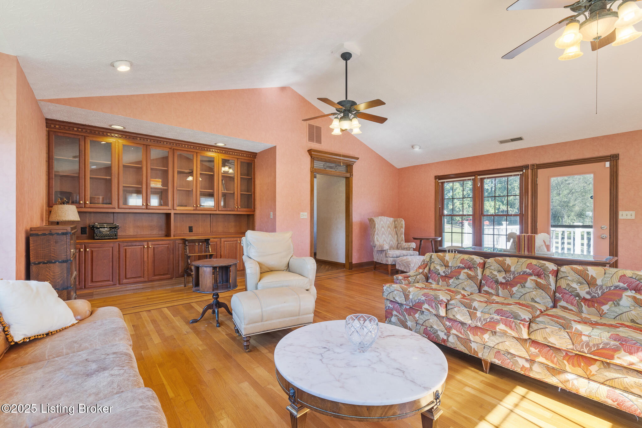 5607 Blevins Gap Road Louisville, KY 40272 - Photo 42 of 81 5607 Blevins Gap Rd-26