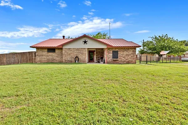 $399,000 | 170 Clover Lane, Decatur, TX 76234