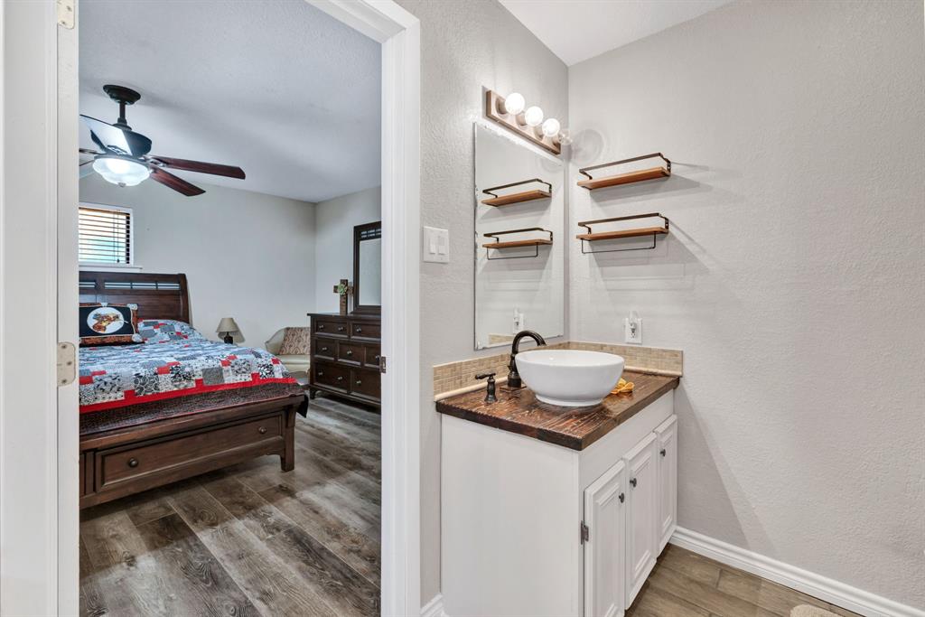 170 Clover Lane Decatur, TX 76234 - Photo 15 of 29