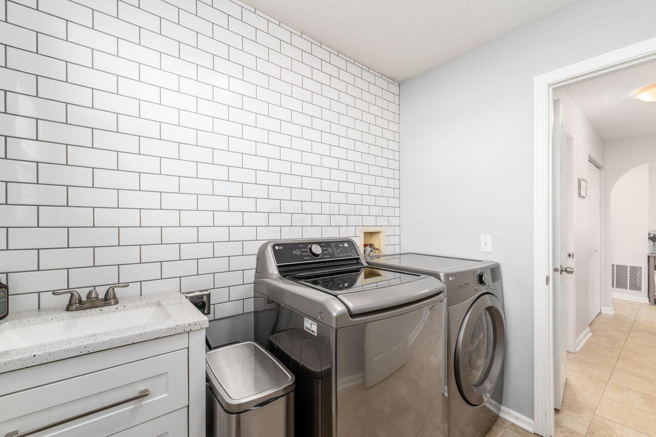 2034 Ravine Way Reynoldsburg, OH 43068 - Photo 14 of 35 1st floor Laundry