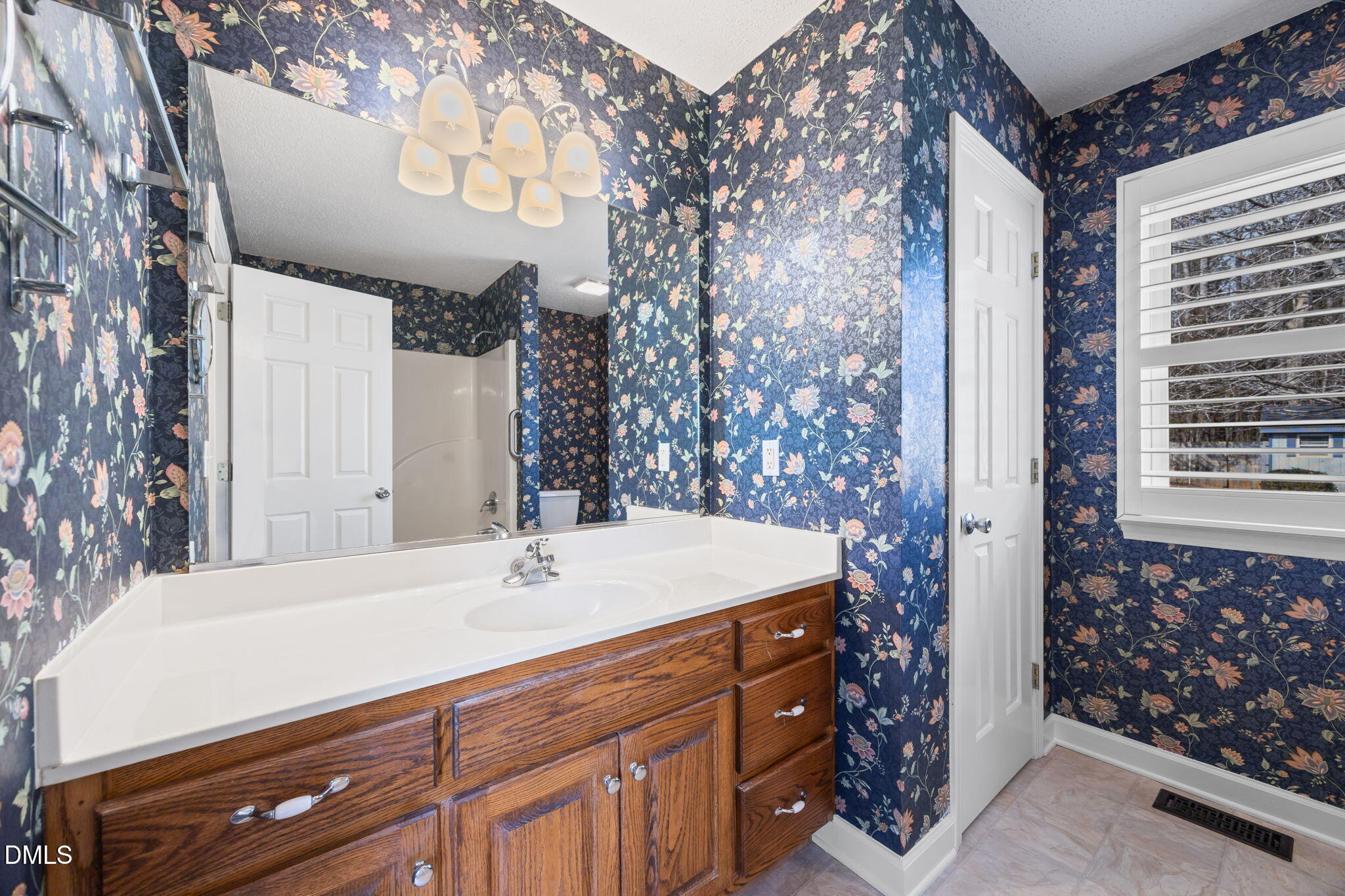 1214 Raspberry Run Graham, NC 27253 - Photo 24 of 40 30-web-or-mls-IMG_9708