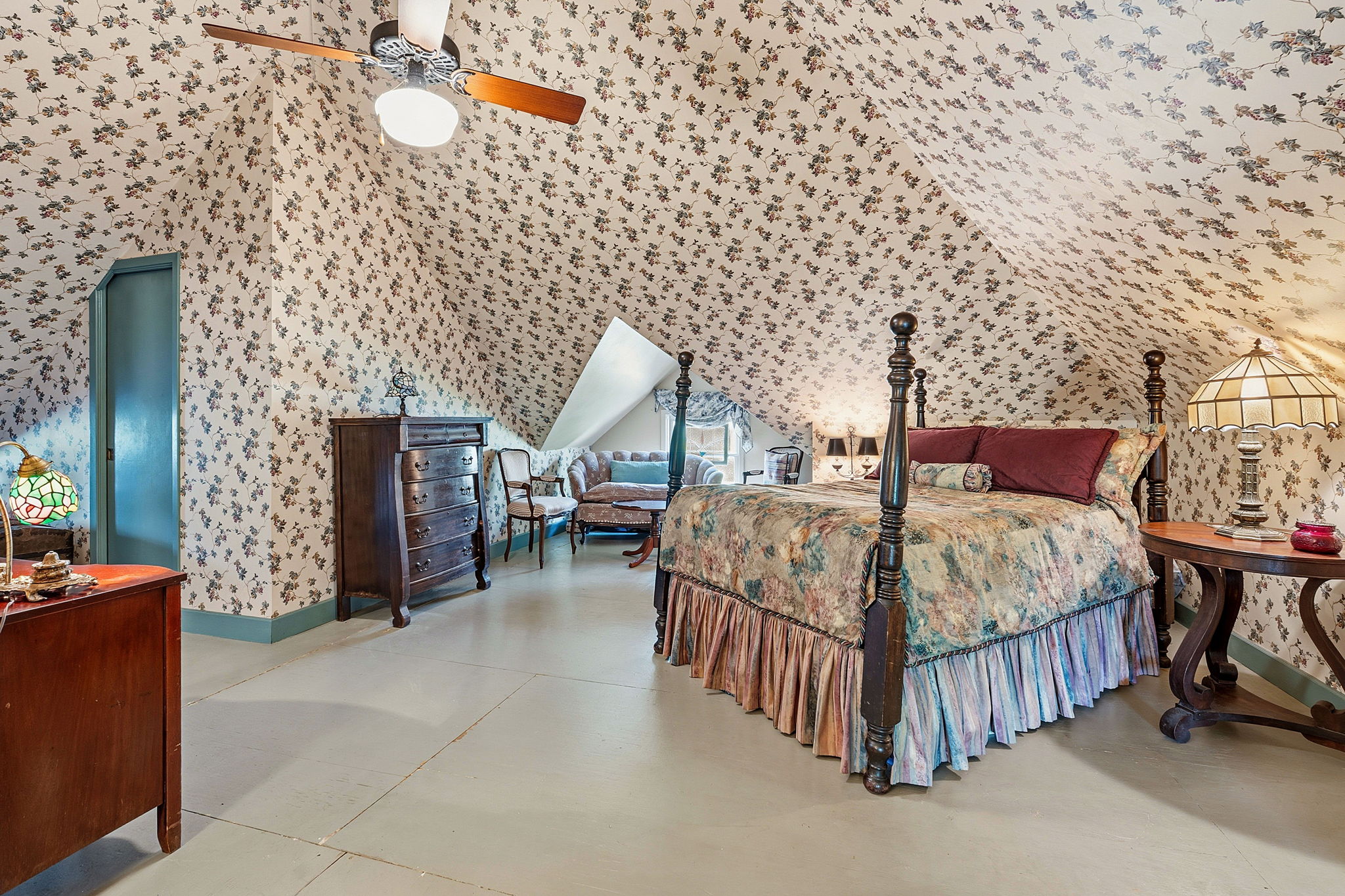 410 Cibilo Street Lockhart, TX 78644 - Photo 13 of 36 a spacious bedroom with a bed and a table